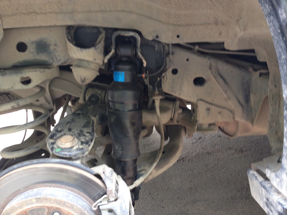 Замена задних пневмо амортизаторов на газомасленные амортизаторы от УАЗ Хантер -