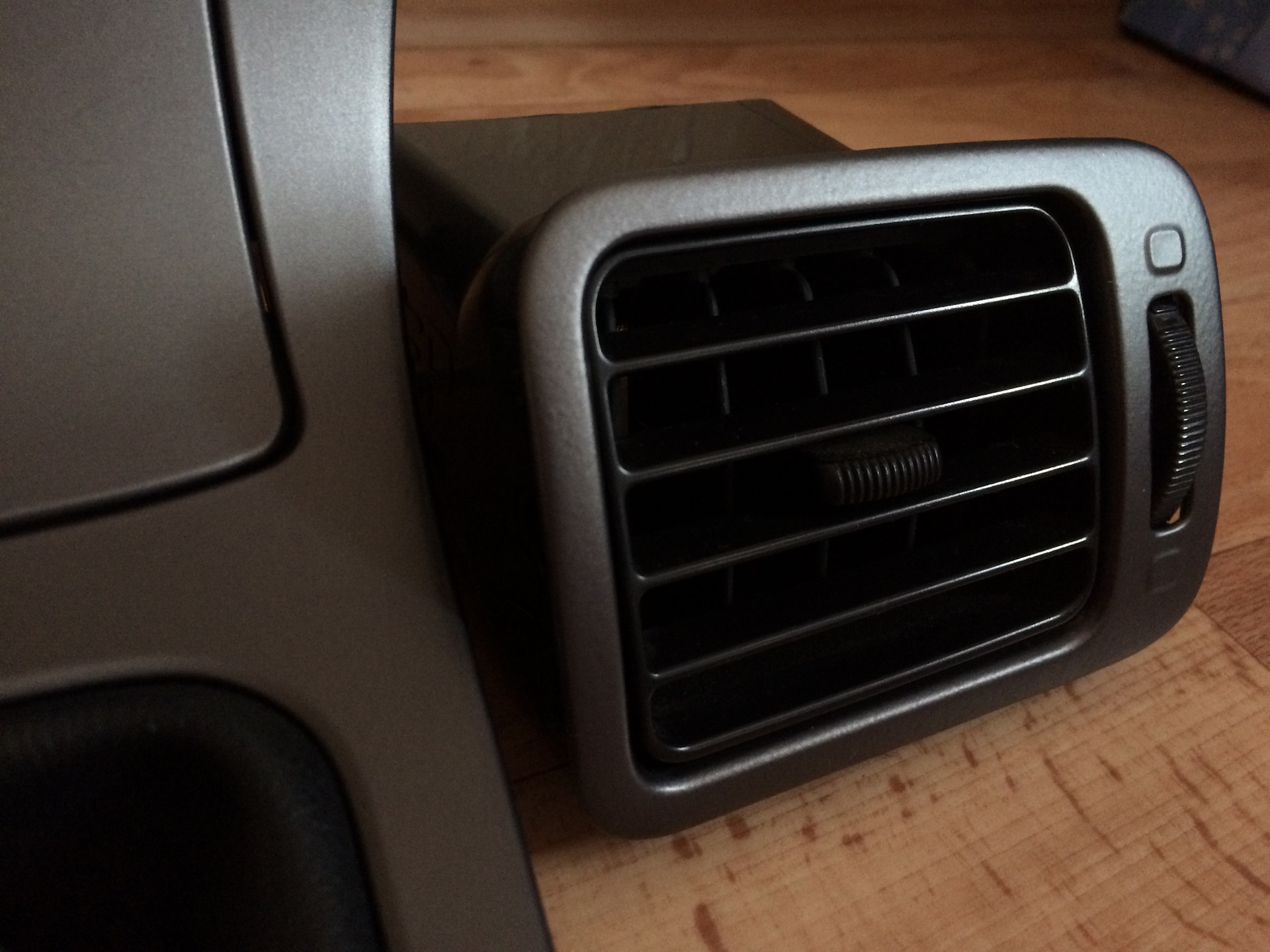 Оклейка панели в тёмный матовый хром — Subaru Forester (SG), 2 л, 2007 ...