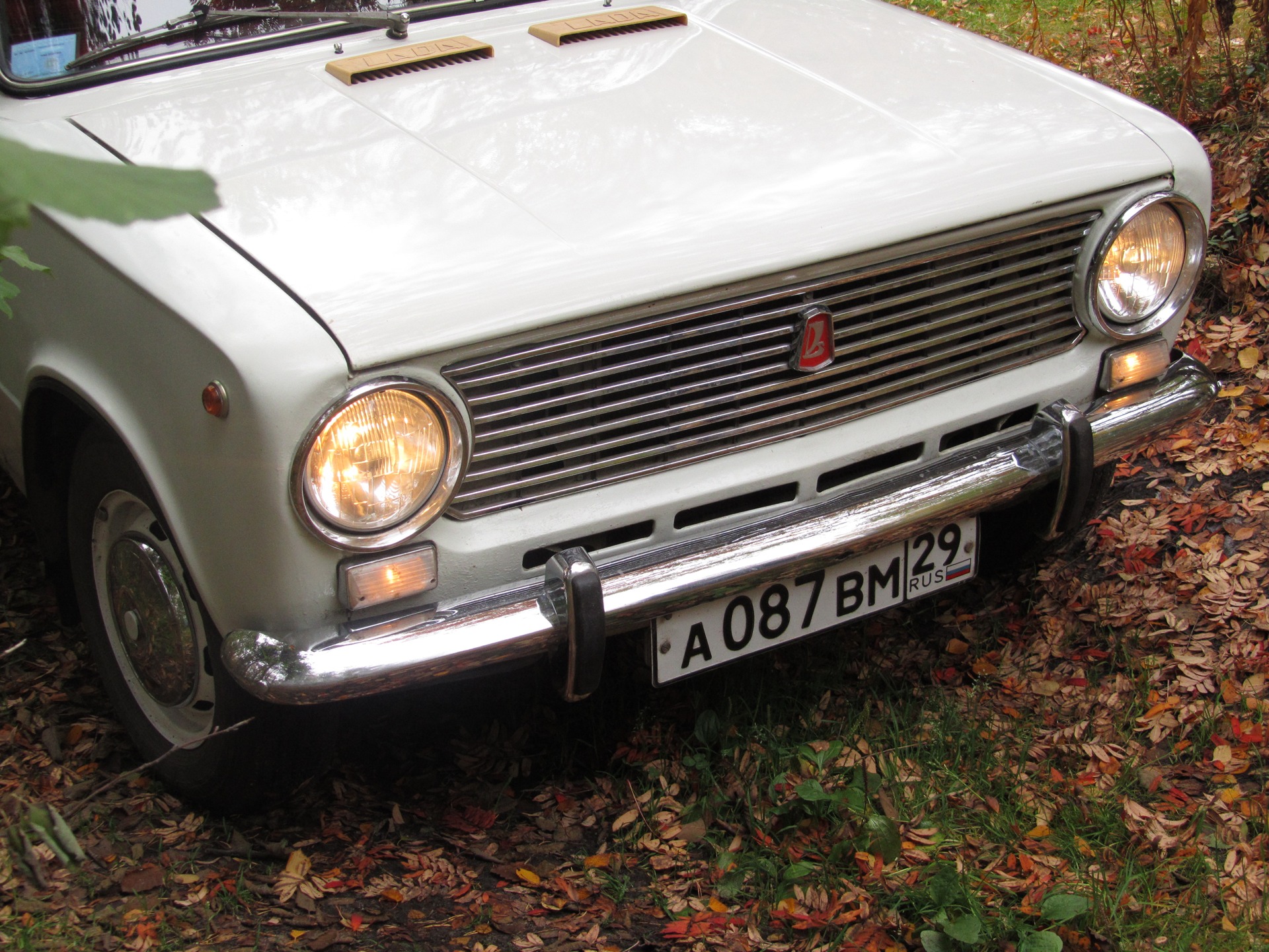 Фотографии в осеннем лесу — Lada 2101, 1,5 л, 1982 года | фотография |  DRIVE2