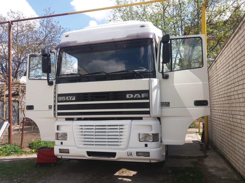Daf xf 95.430 место расположения гос номера Начинаем лечить "вавки") - DAF XF 95 430 Красавчик, 9,9 л, 1999 года кузовной ре