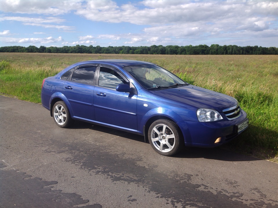 Chevrolet Lacetti синий хэтчбек r17 колеса