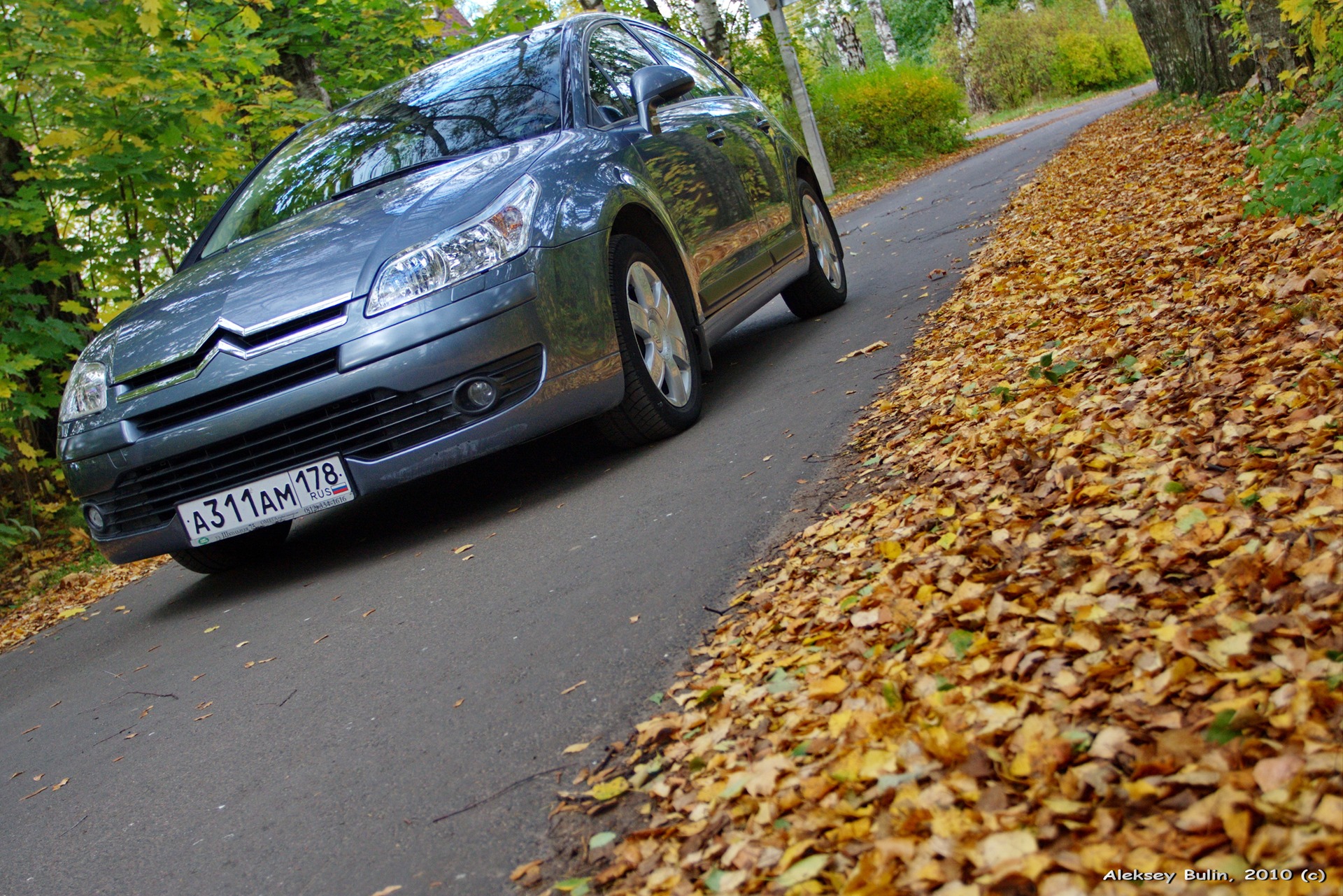 ОСЕННИЕ ЛИСТЬЯ КРУЖАТЬСЯ И ПАДАЮТ… — Citroen C4 (1G), 1,6 л, 2007 года |  фотография | DRIVE2