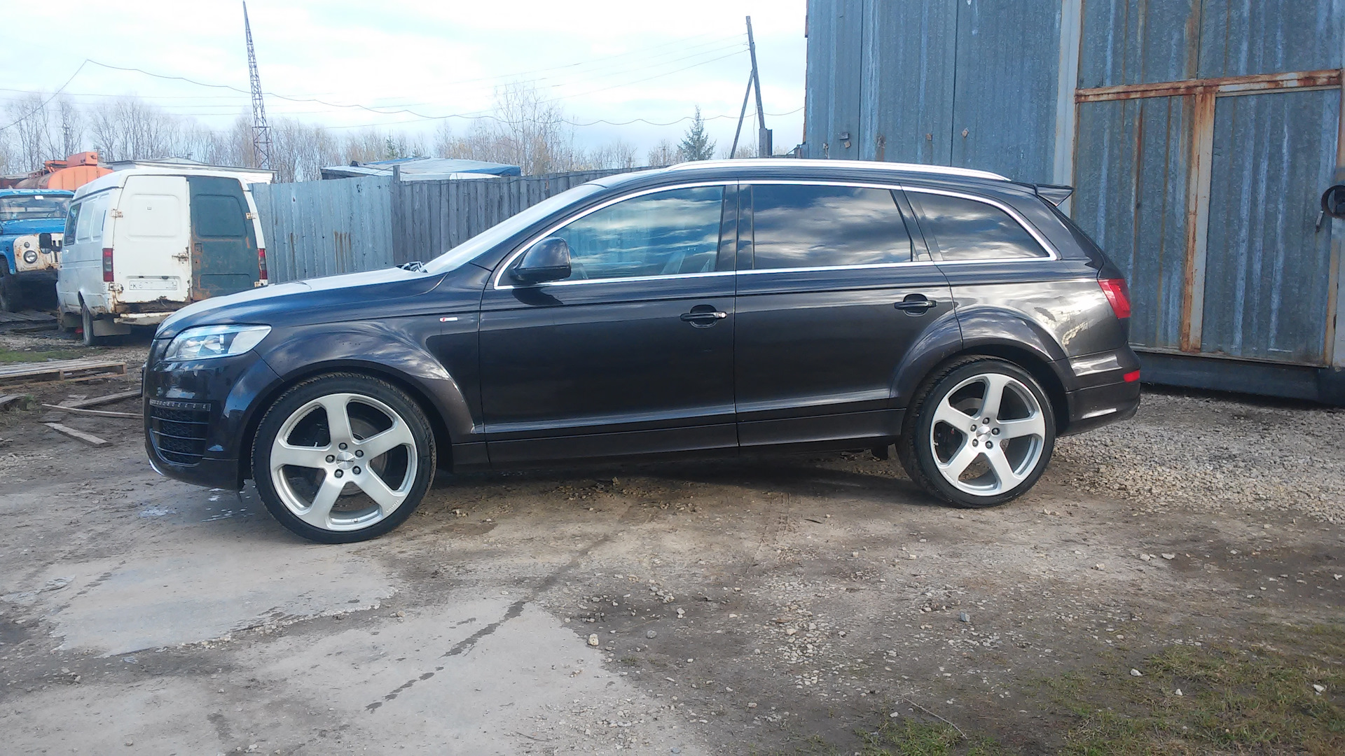 Туарег q7. Rinspeed r22 Touareg. Audi q7 4l на r19. Touareg Rinspeed 22. Audi q7 r22.