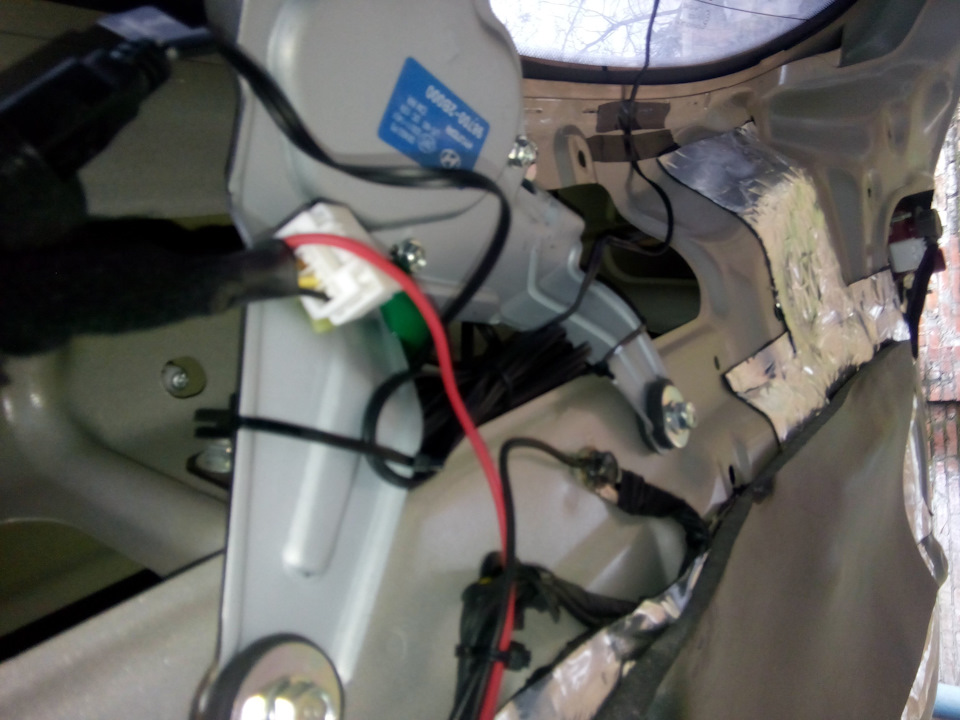 Photo from the logbook Hyundai Santa Fe (2G). Found on photo: O0002