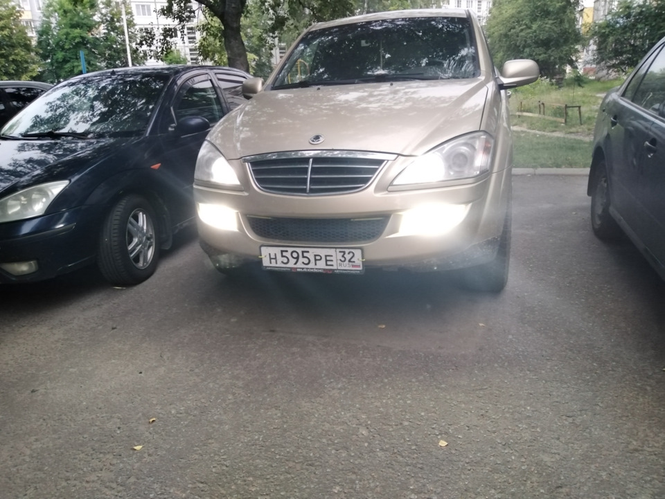 Поменял лампочки в туманках на светодиодные — SsangYong Kyron, 2 л ...
