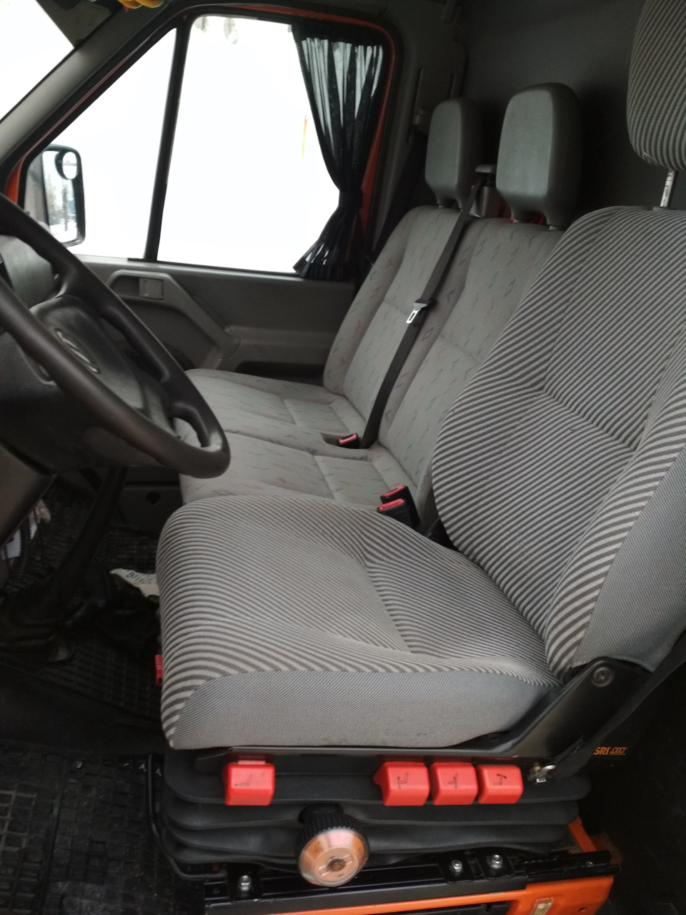 Сиденье пилот с подлокотником — Volkswagen LT (2G), 2,5 л, 2001 года ...