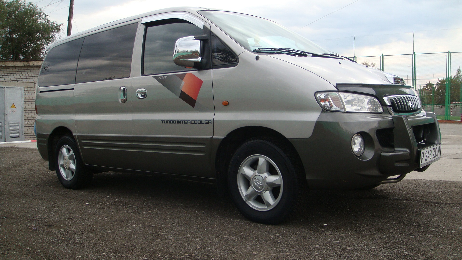 Старекс 2.5. Hyundai Starex 2.5. Hyundai Starex 2,5td 1998-2006. Хендай Старекс 2.5 дизель 103 л.с. Hyundai Starex 2002 d4bh фото.