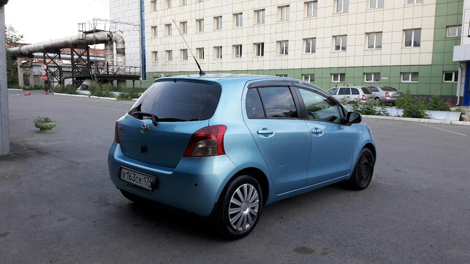 Toyota vitz 1. Витц 130 кузов. Toyota vitz 2. Toyota vitz 4wd. Витц 2009 года.