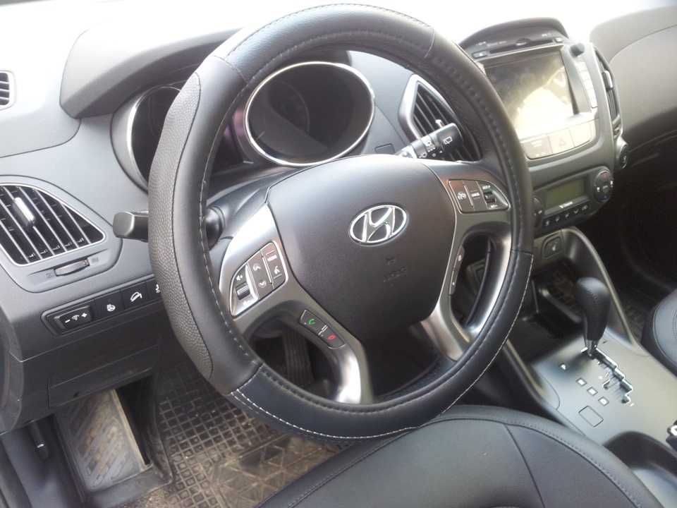 оплетка на руль — Hyundai ix35, 2 л, 2015 года | аксессуары | DRIVE2
