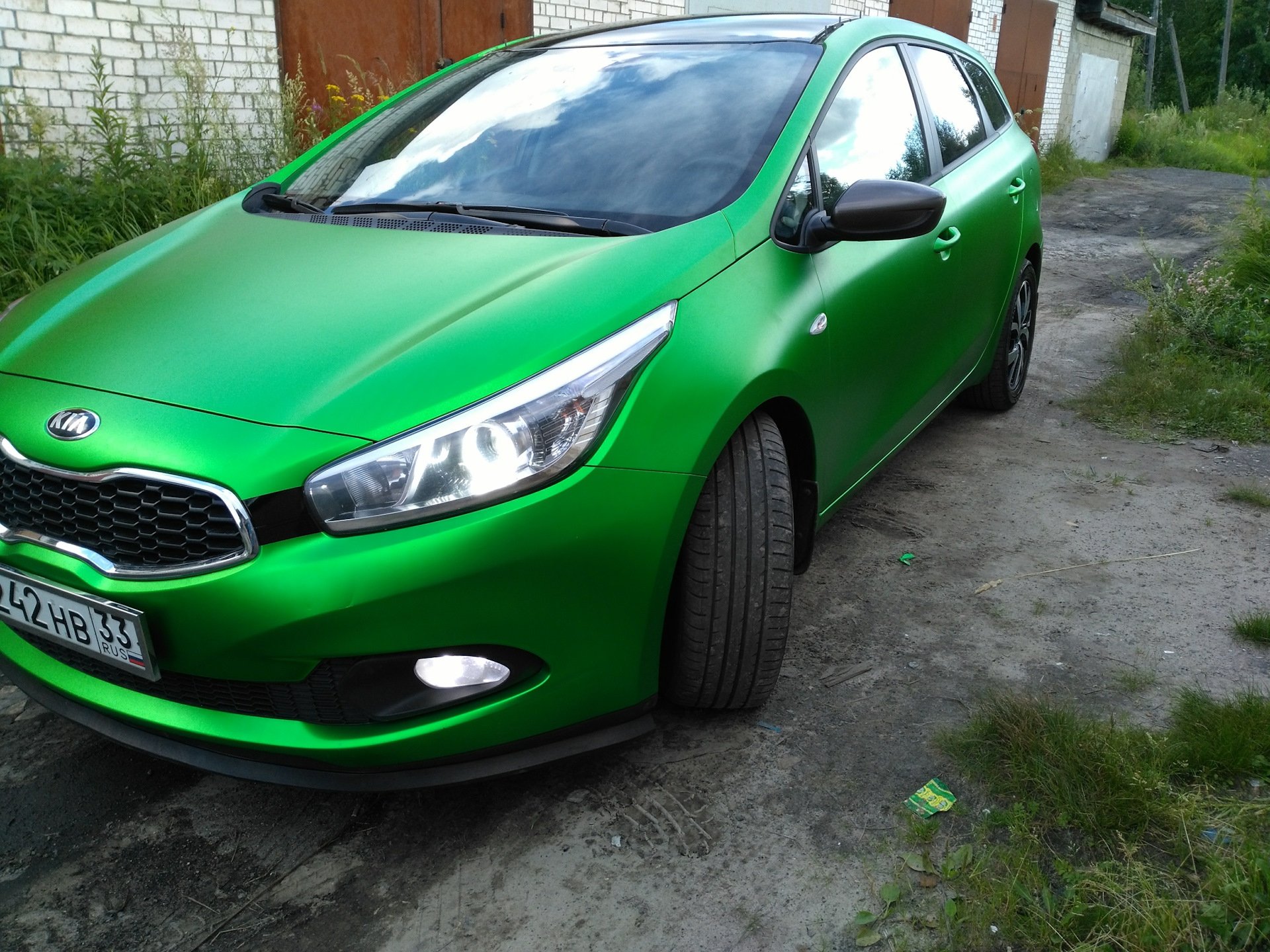 Kia Pro Ceed ed зеленый матовый