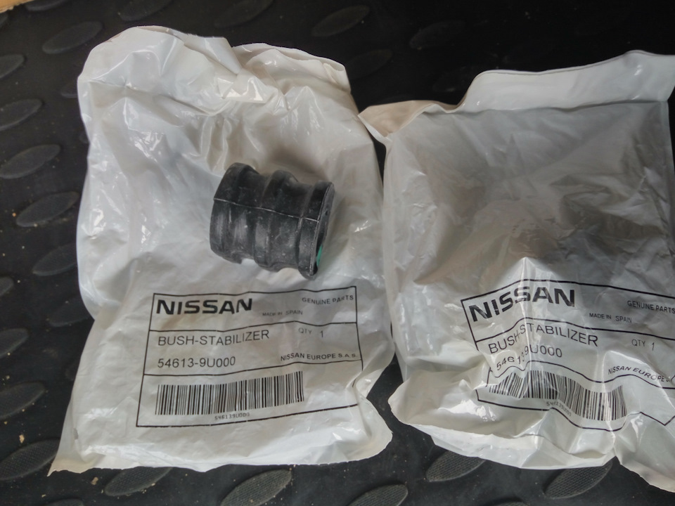 Фото в бортжурнале Renault Megane II. Запчасти на фото: 546139U000