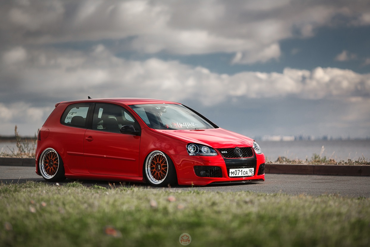 VW Golf GTI Redked On Air.