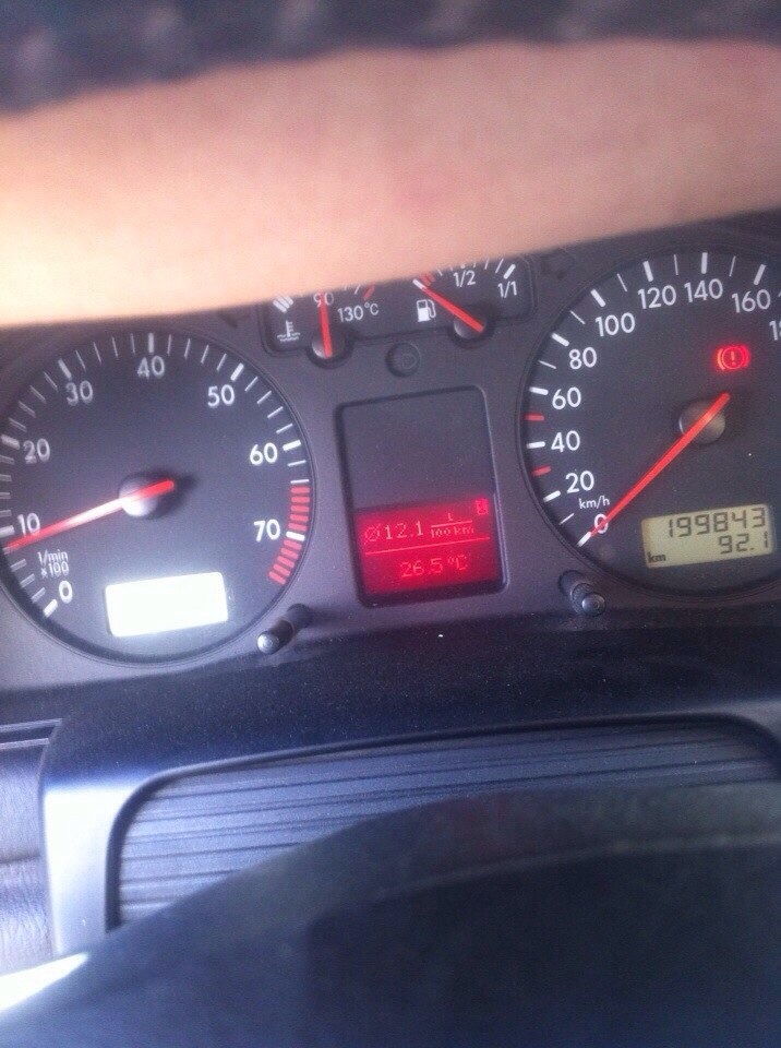 тормозные колодки с датчиком — Volkswagen Passat B5, 1,8 л, 2000 года ...