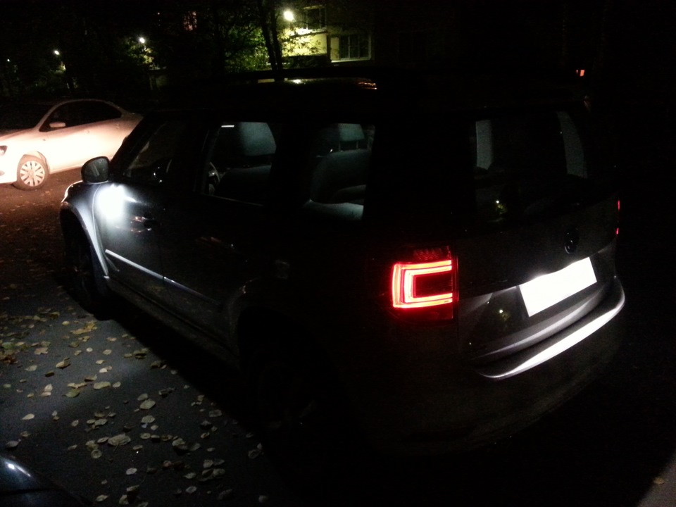 Светодиодная подсветка околодверного пространства — Skoda Yeti, 1,4 л ...