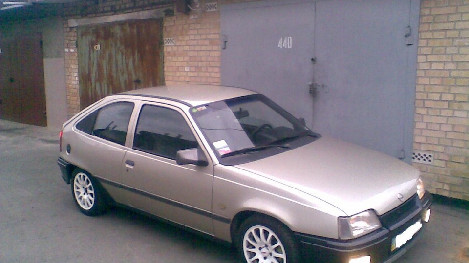 Opel Kadett конструктор ЛегО