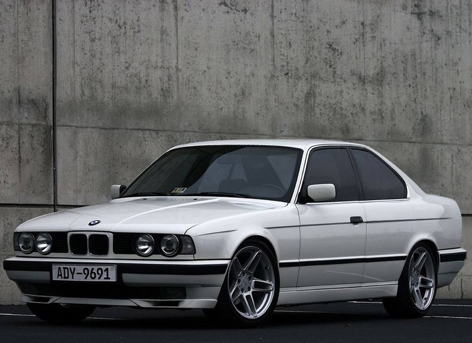 Купить е34 в россии. BMW e34 525i. BMW 5 e34. БМВ е34 белая. BMW e34 1992.