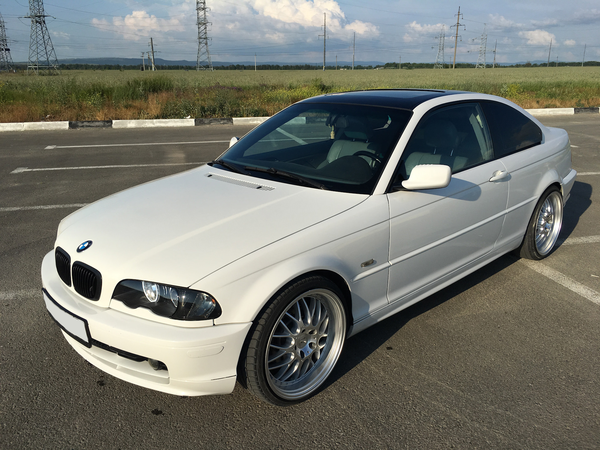 Е46 2002. BMW 3 2002. BMW 3 2002 купе. BMW 3 Series e46 Coupe. БМВ 3 купе 2002 год.