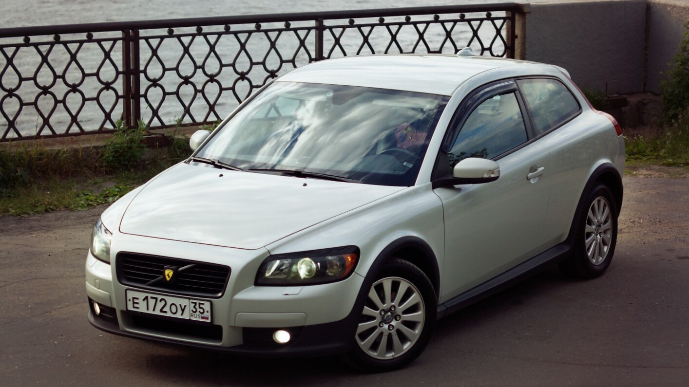 Volvo c30 1.6. Volvo c30 2007 1.6. Volvo c30 2.4. Вольво с30 2007 года.