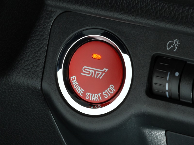 Кнопка старт пуск. Кнопка старт стоп STI. Кнопка старт стоп STI Subaru Forester. Субару XV кнопка старт-стоп. Красная кнопка STI.