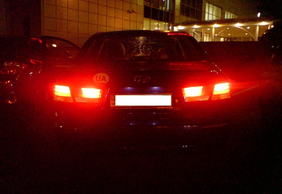 Габариты во внутреннюю секцию задних фонарей — Hyundai Sonata NF, 2 л ...