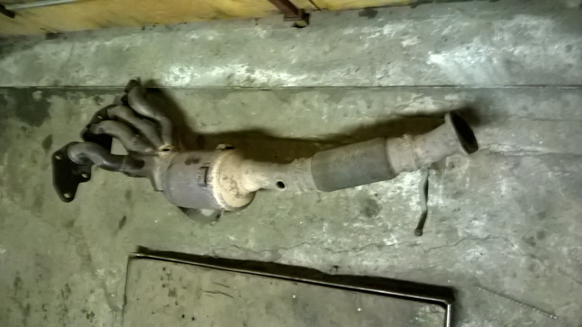 катализатор на мондео 4. выпускной коллектор форд мондео 2. катализатор форд мондео 4 2. катализатор форд мондео 4 2. Ford focus 2004 1>6 катализатор.