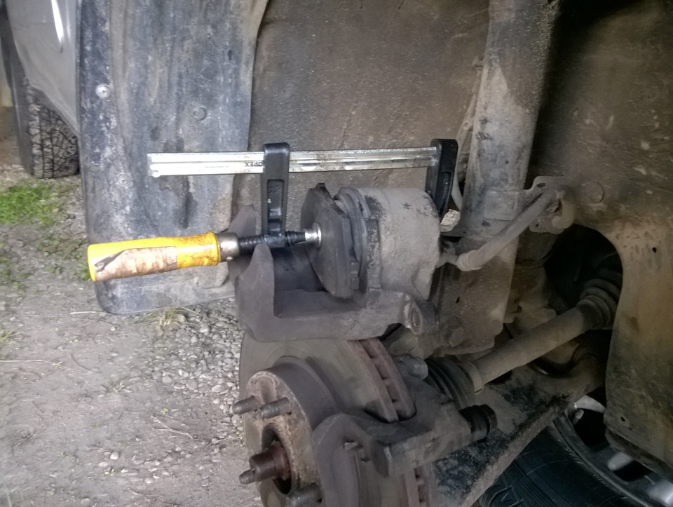 Фото в бортжурнале Toyota RAV4 (II)