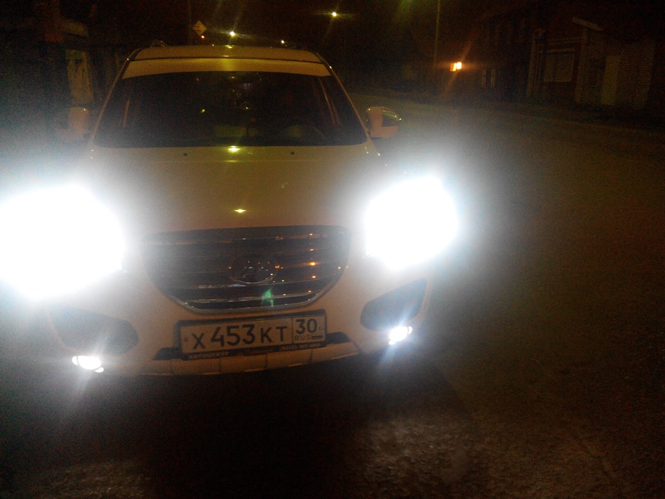 Лампочка на птф лифан х60. Лифан х 60 лампа переднего птф. Лифан х60 лампочка противотуманки. Лифан х60 замена противотуманных фар. Лифан х60 лампочка противотуманки.