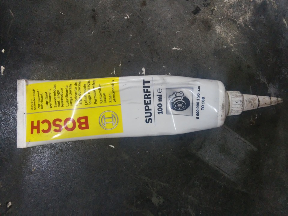 Замена пыльника на заднем суппорте — Ford Focus II Hatchback, 1,6 л ...