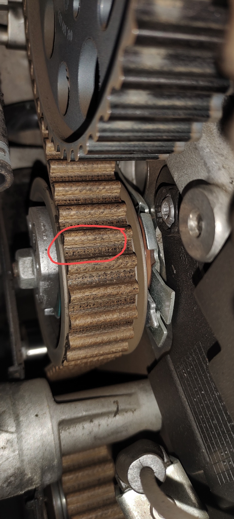 Посторонний звук в двигателе или как меня ротор вакумного насоса кинул ...