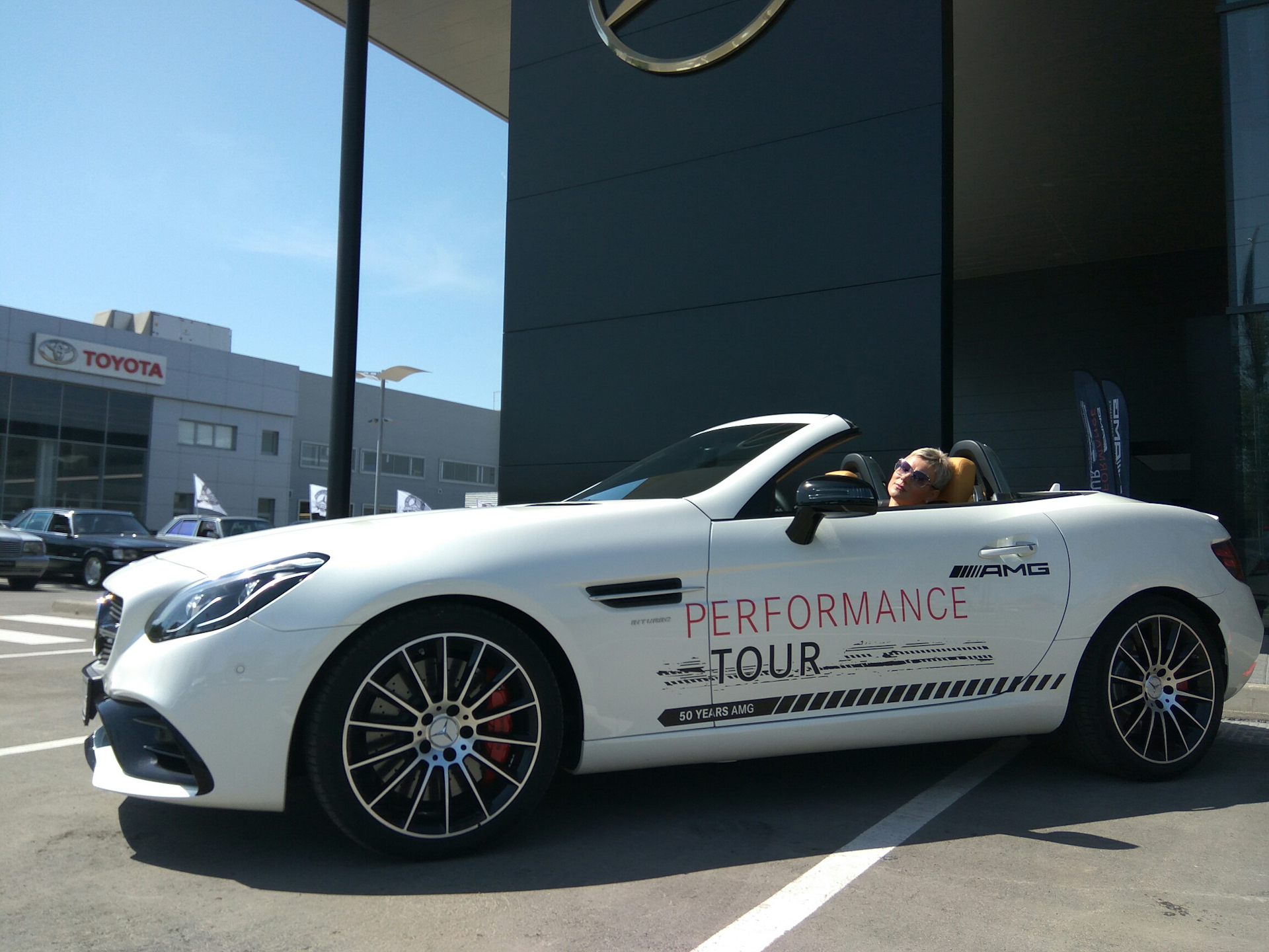 Amg performance center. Mak performance amg. Номера амг перфоманс. Amg performance. Mercedes-amg gt 63 e performance.