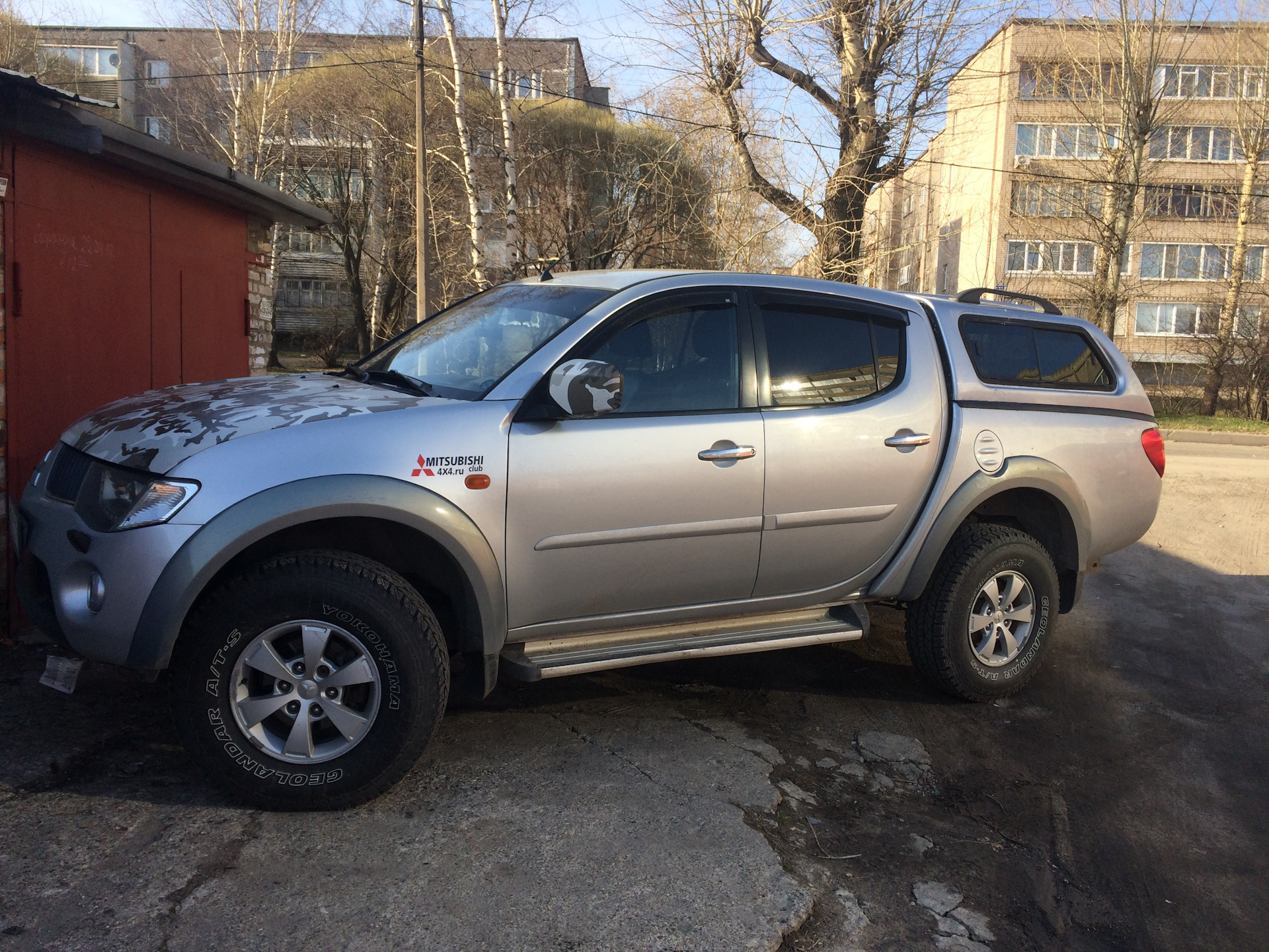 Митсубиси 2.5. Mitsubishi l200 2021 кунг. Л 200 серебро Митсубиси l200.