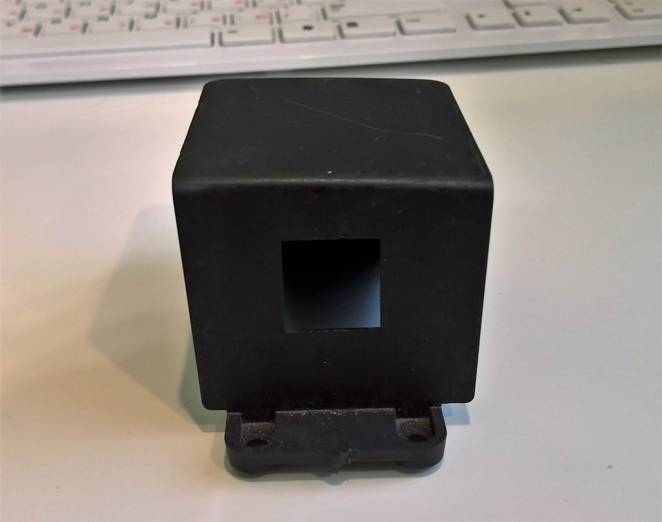 Вставка в нишу под подлокотником, рядом с ручником) — 4B0 862 401 F — Audi Allroad (C5)