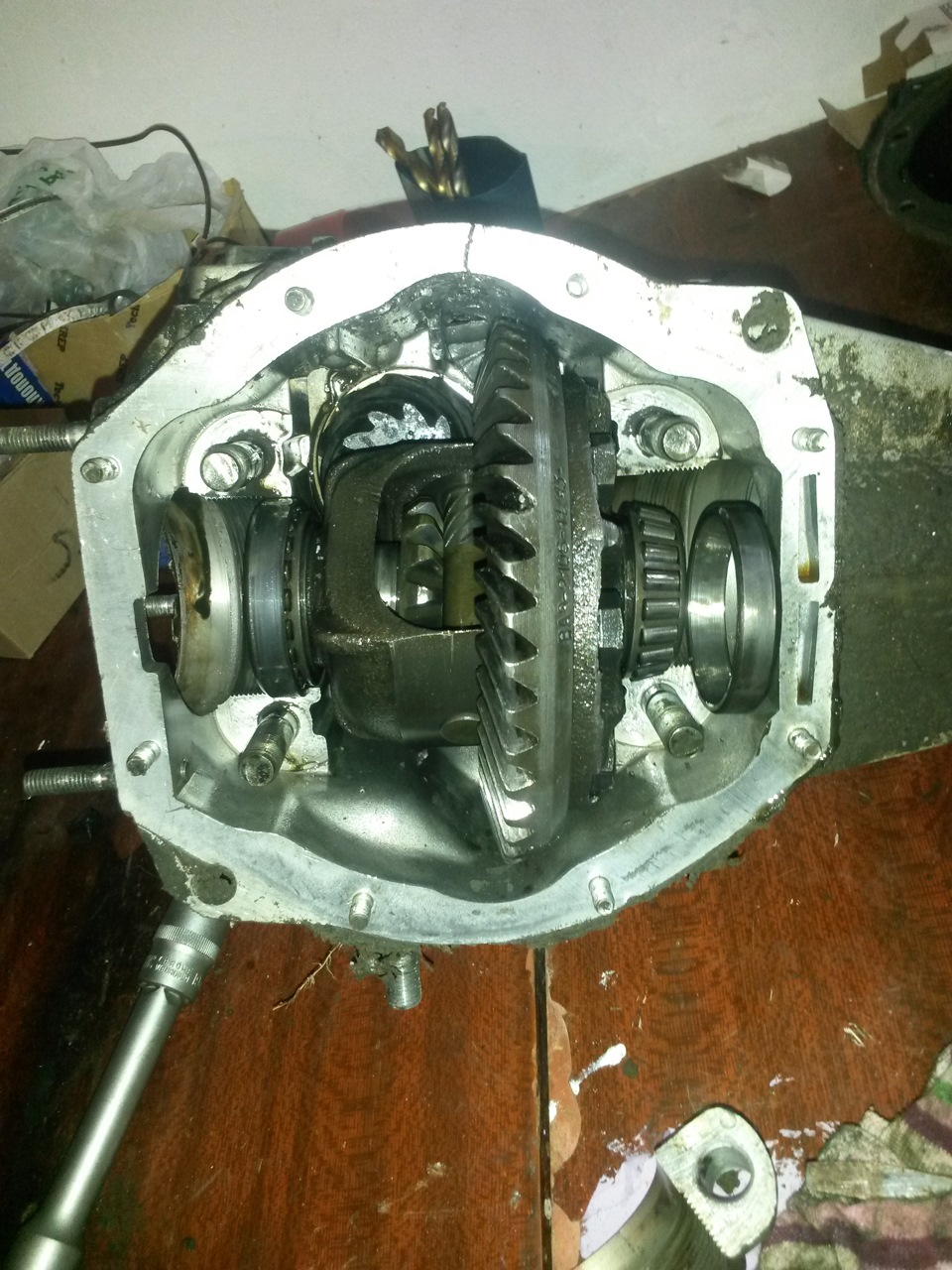 редуктор автомобиля. дифференциал шестерня редуктора заднего моста т150. редуктор заднего моста т 150. вышел из строя редуктор. вышел из строя редуктор.