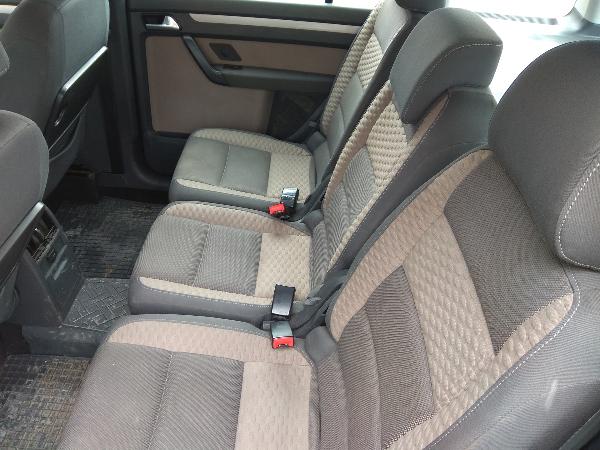 Выбор химчистки в Минске — Volkswagen Touran (1G), 2 л, 2008 года ...