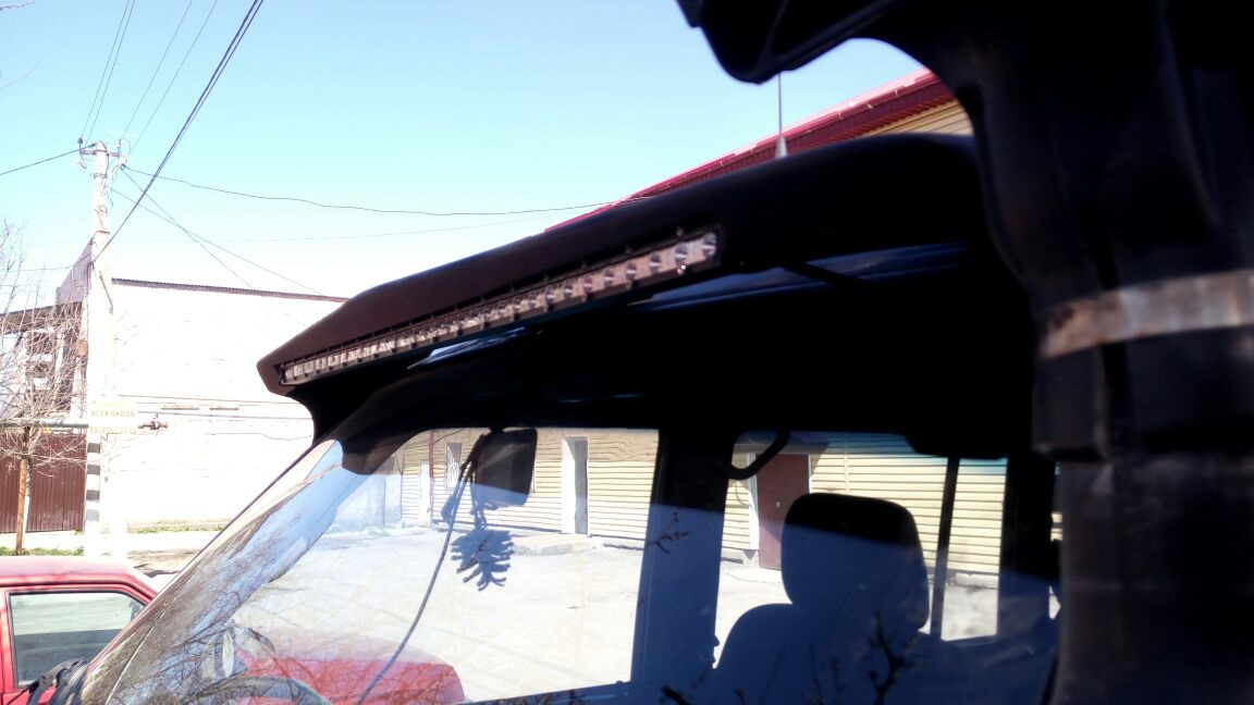 козырёк над крыльцом факро. лексан козырек. козырек из поликарбоната. козырек на лобовое стекло нива 21214. навес над окном.