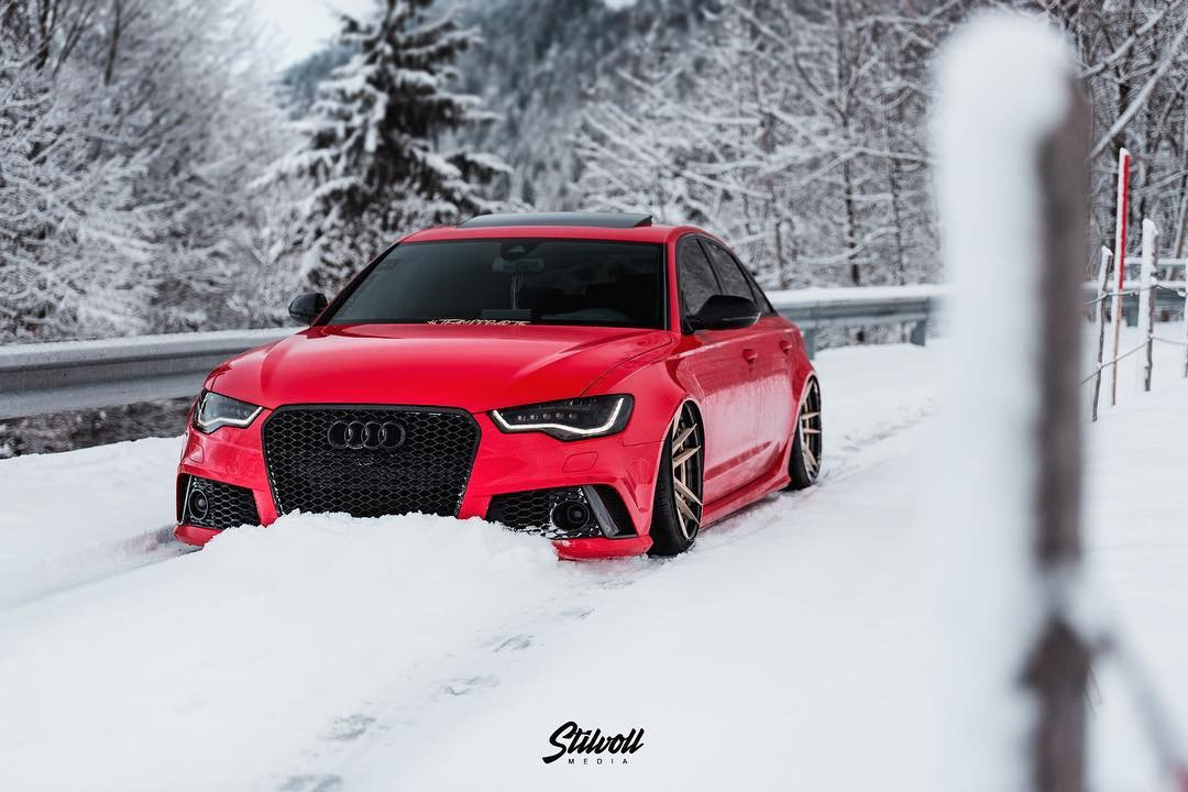 Ауди на холодную. Audi rs6 JDM. Audi rs6 Winter. Audi rs6 зимой. Audi rs6 снег.