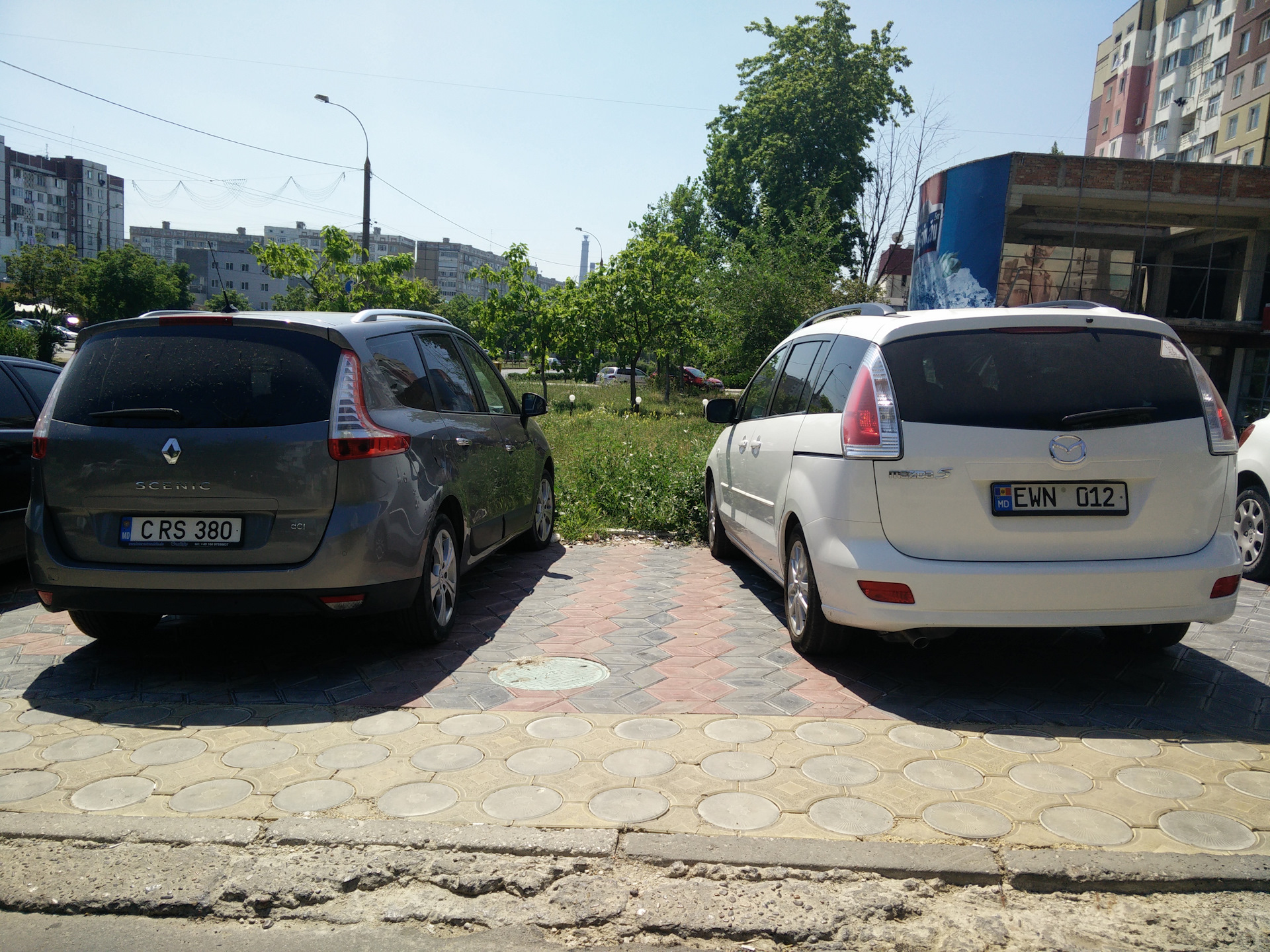 Grand Scenic vs Mazda 5 — Renault Grand Scenic III, 1,5 л, 2012 года |  покупка машины | DRIVE2