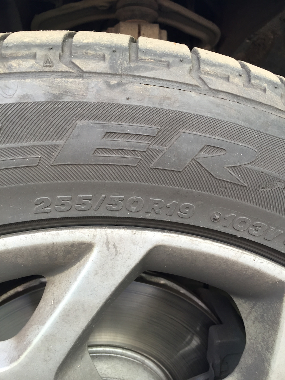 Можно ли ставить разноширокую резину. 205 35 на 7. 205 35 на 7. Диски 9j резина 205 55. Резина на разноширокие.