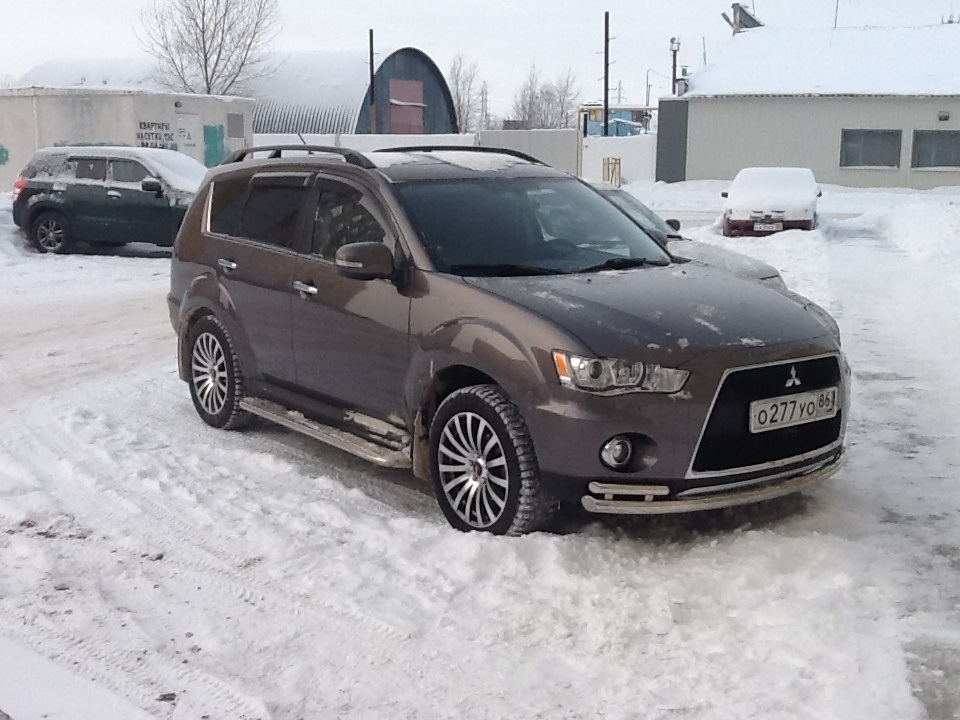 Mitsubishi Outlander матовый