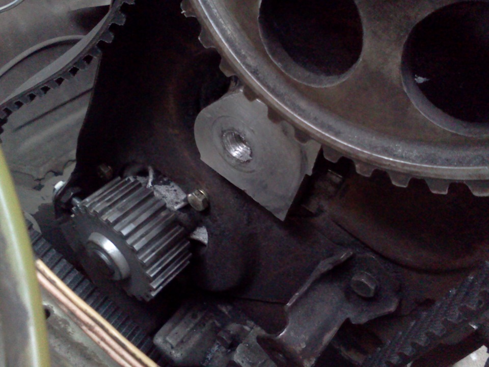 Нестандартная шпилька натяжного ролика — Lada 21083, 1,5 л, 1998 года ...