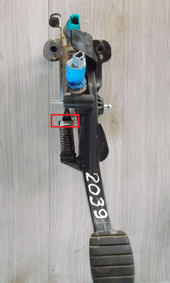 Щелкает педаль сцепления, сэр! — Renault Fluence, 1,6 л, 2010 года ...