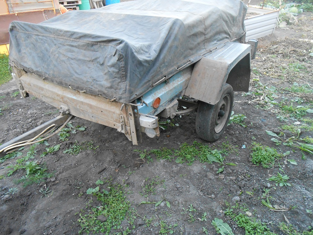 Прицеп кмз где находится номер. Прицеп кмз 8136. Прицеп кмз где находится номер. Шильдик прицепа кмз 8136. Табличка прицепа кмз 8136.