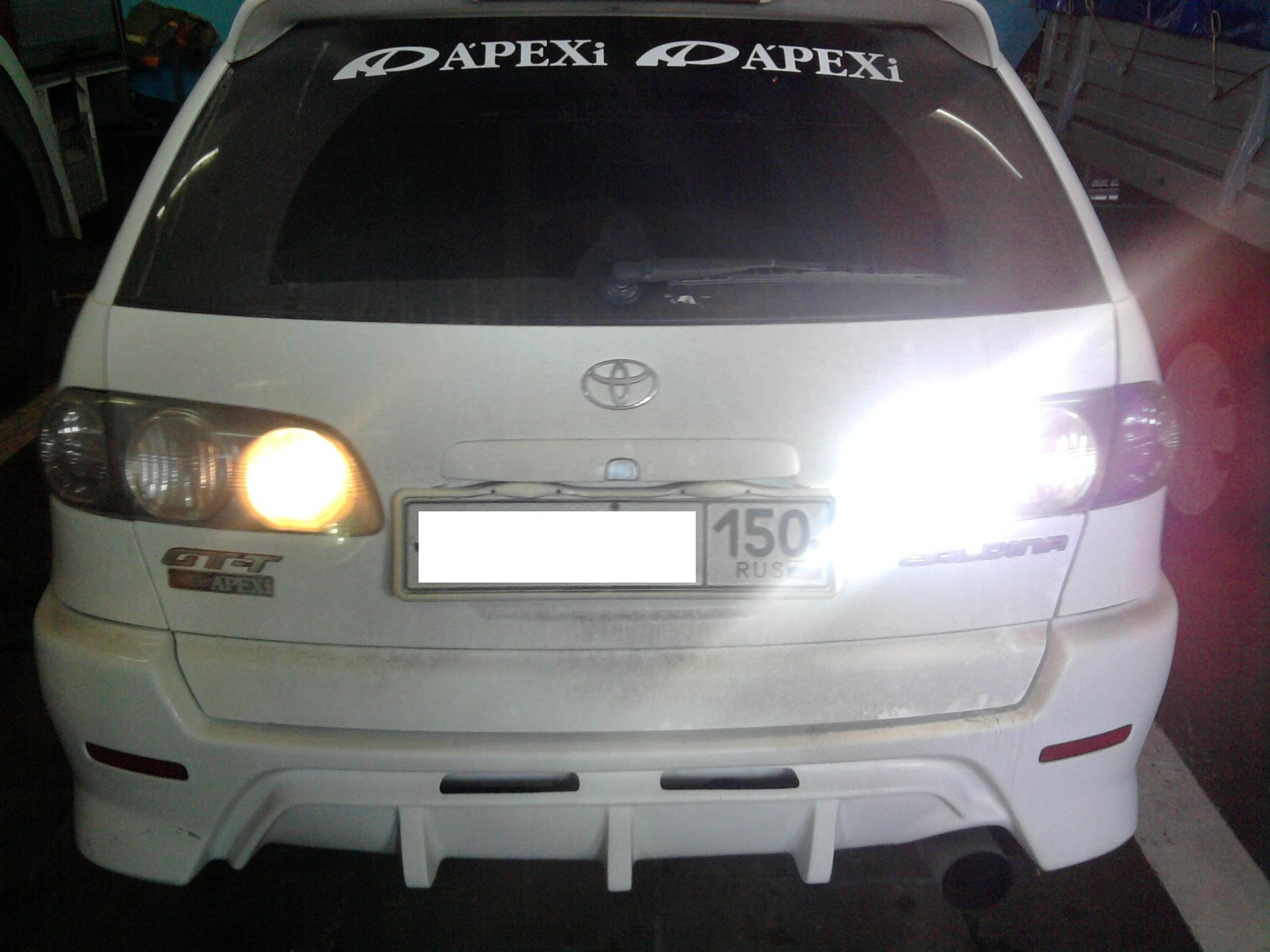 Its finished  Xenon in reverse  - Toyota Caldina 20L 2000