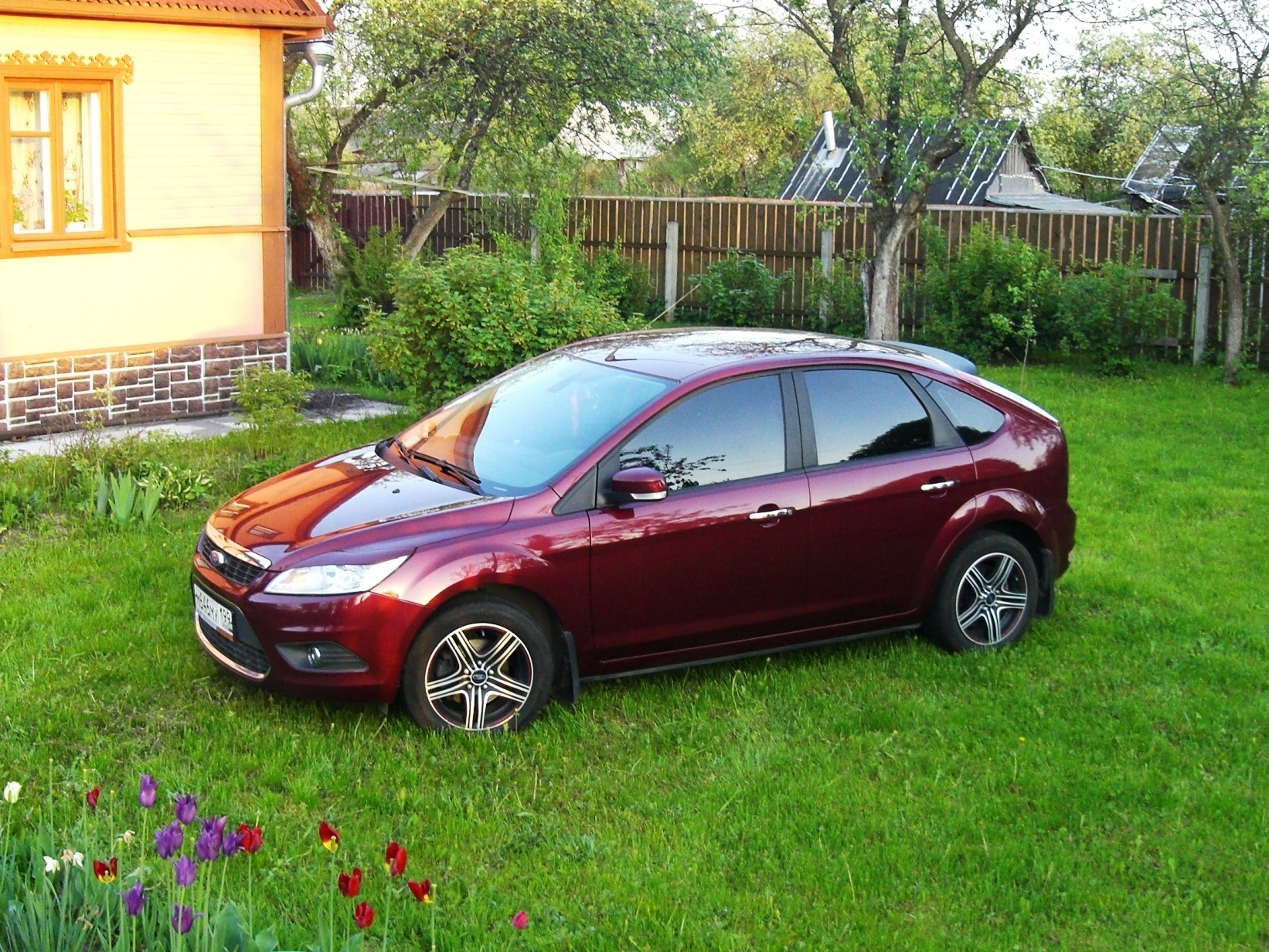 Ford Focus 2 Рестайлинг красный