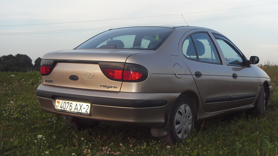 Renault Megane светло-бежевый металлик