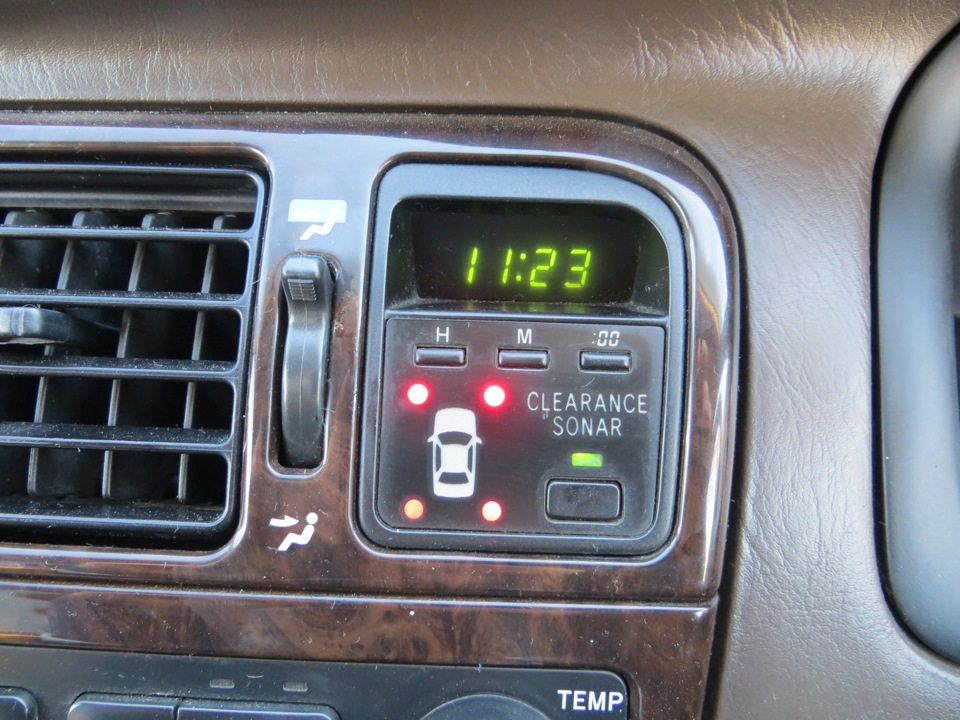 Установить часы на панель. Бортовой компьютер Toyota mark2 90. Консоль климат-контроля jzx90.