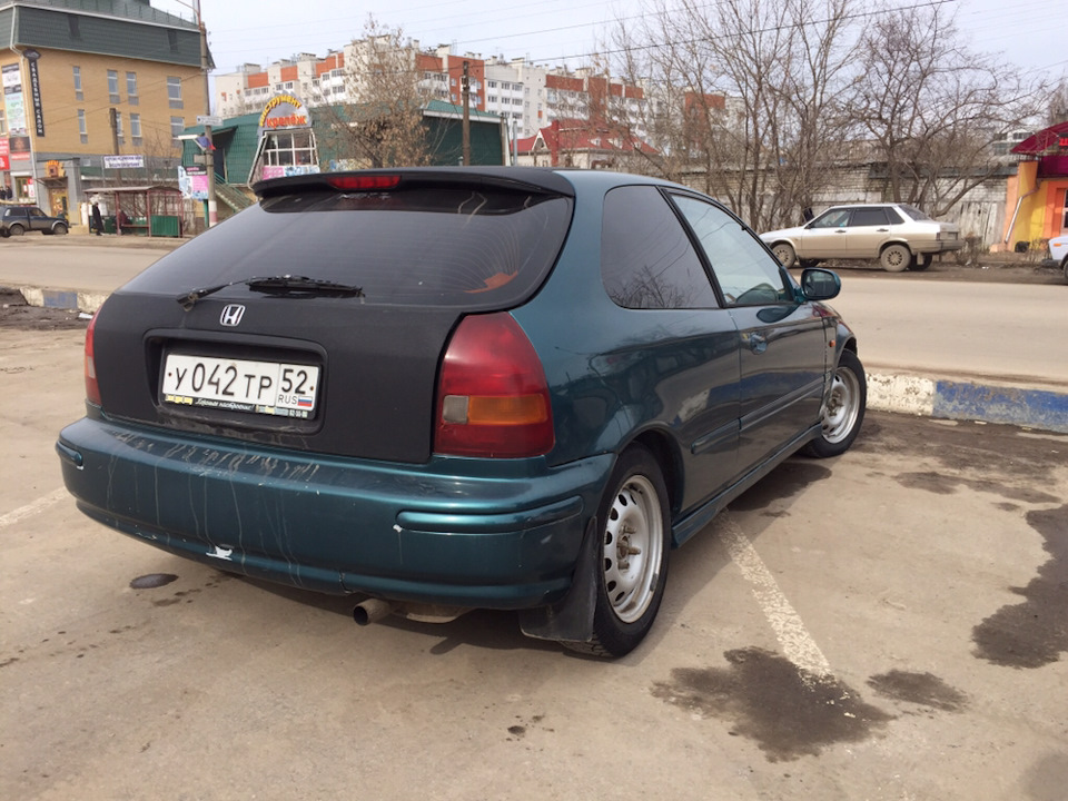 Нужный задний. Хонда Цивик 1998 сзади. Задний бампер Honda Civic 6 хэтчбек.