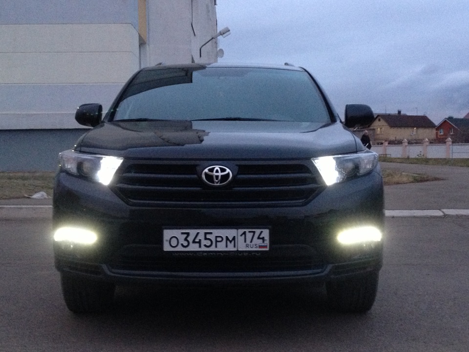 ДХО для Toyota Highlander 2 Рестаилинг 2010-13 с бегущими поворотниками купить с