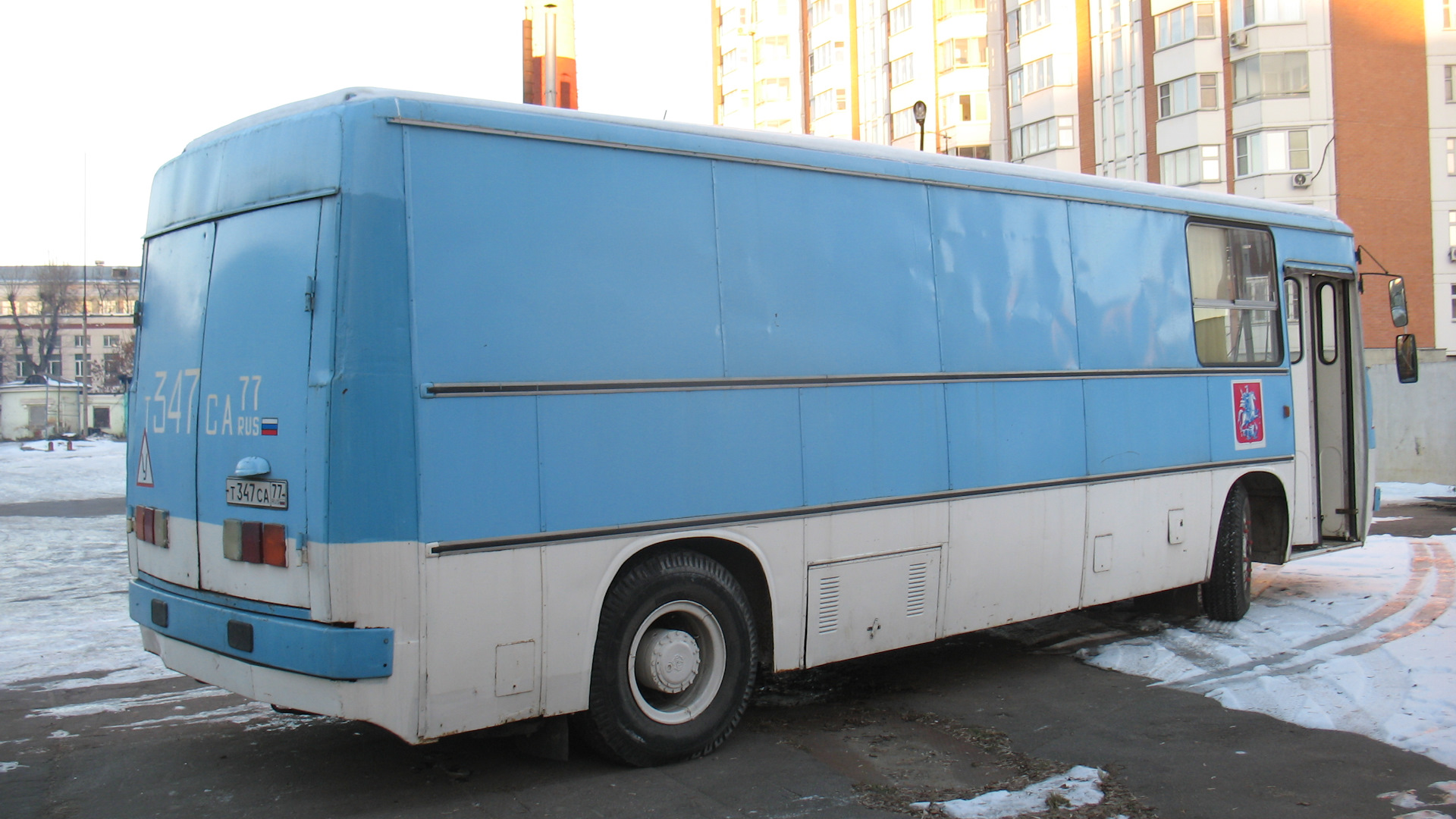 Авито автобус купить б у. Автобус ЛАЗ-автодом. ЛИАЗ автодом. ПАЗ 37981 груз фургон. Икарус 256 автодом.