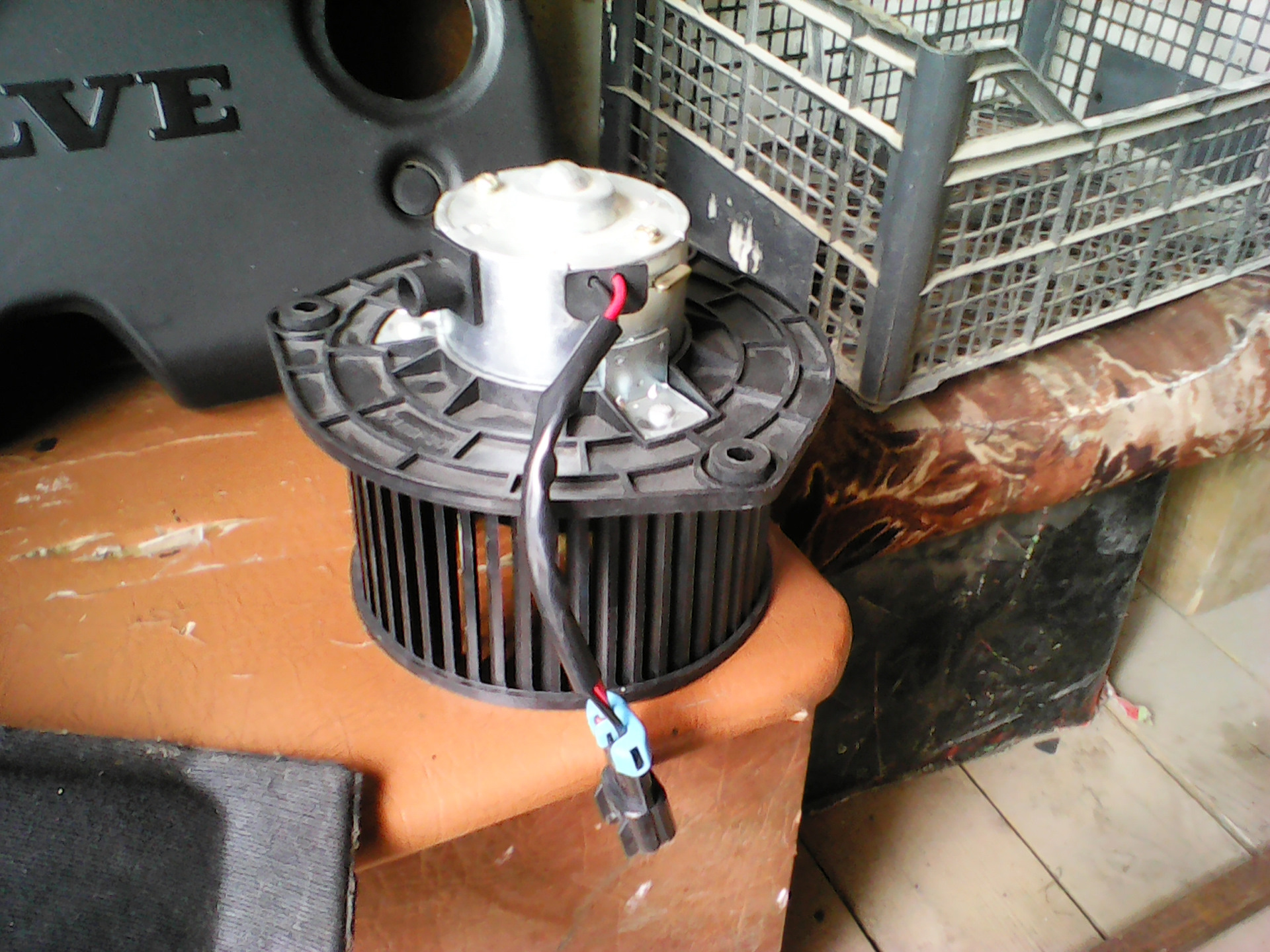 Шумит печка ларгус. Вентилятор отопителя ларгус. Мотор отопителя калина 1. Мотор отопителя камри 40. Шум печки на камри 50.